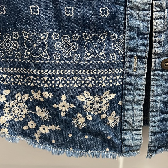 Free People XS long denim shirt - Picture 6 of 8